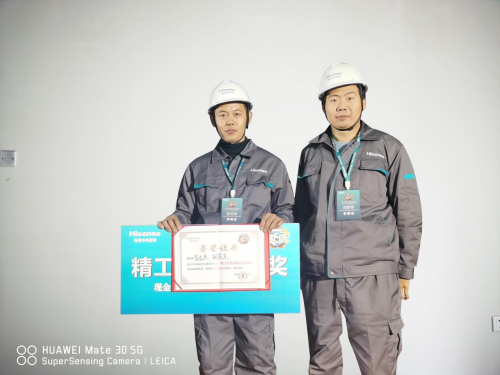 迎风战沙护电网坚守岗位保供电(图1)