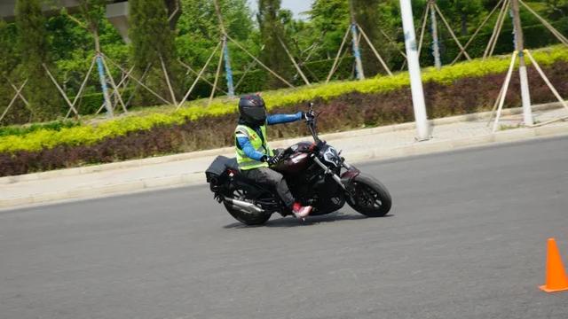 美团单车全面焕新升级舒适减震刷新市民骑行体验